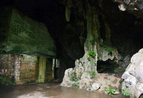 MEDICAL MILITARY CAVE
